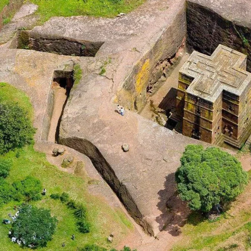 1200x630px-Church_of_Saint_George_Lalibela_8